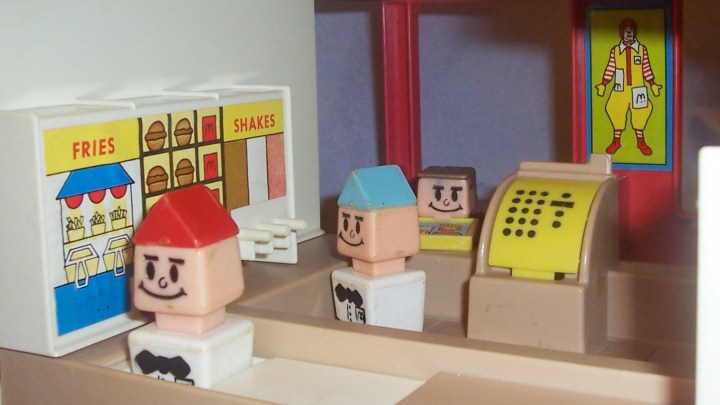 Outside Reading — On a Sesame Seed Bun edition