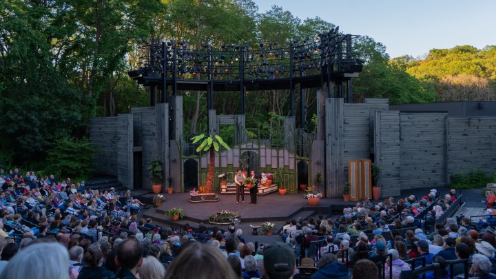 Outside Reading — The Packers Fans of Theater edition