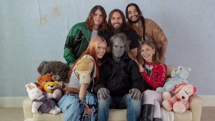 This Week's Model — Wet Leg, "catch these fists"